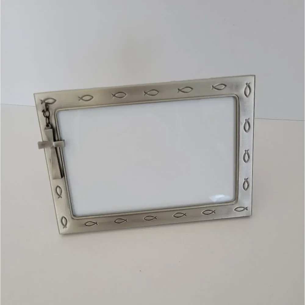 Fetco Kayla Cross Silver Frame